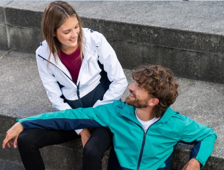 Športové a nepremokavé bundy